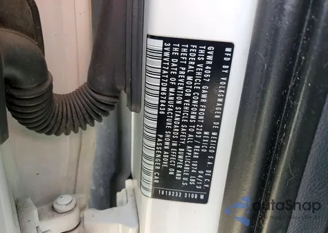 2013 Volkswagen Beetle Turbo z USA, uszkodzony, nr VIN 3VWVT7AT7DM678436